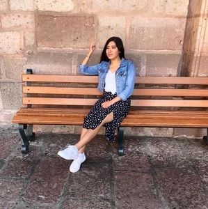 Meet your Posher, Gabriela